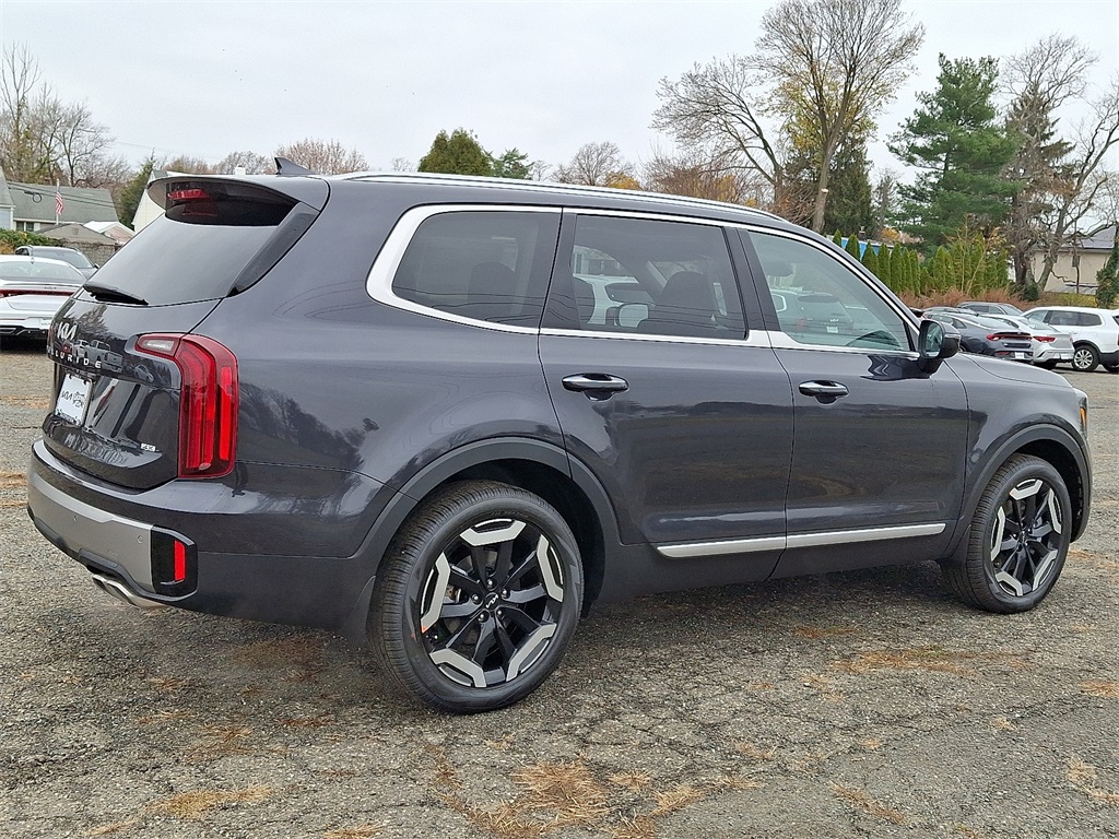 2025 Kia Telluride S photo 3