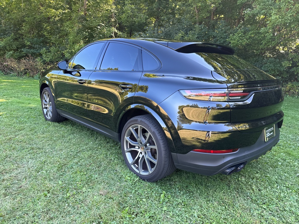 2023 Porsche Cayenne Coupe Platinum Edition photo 3