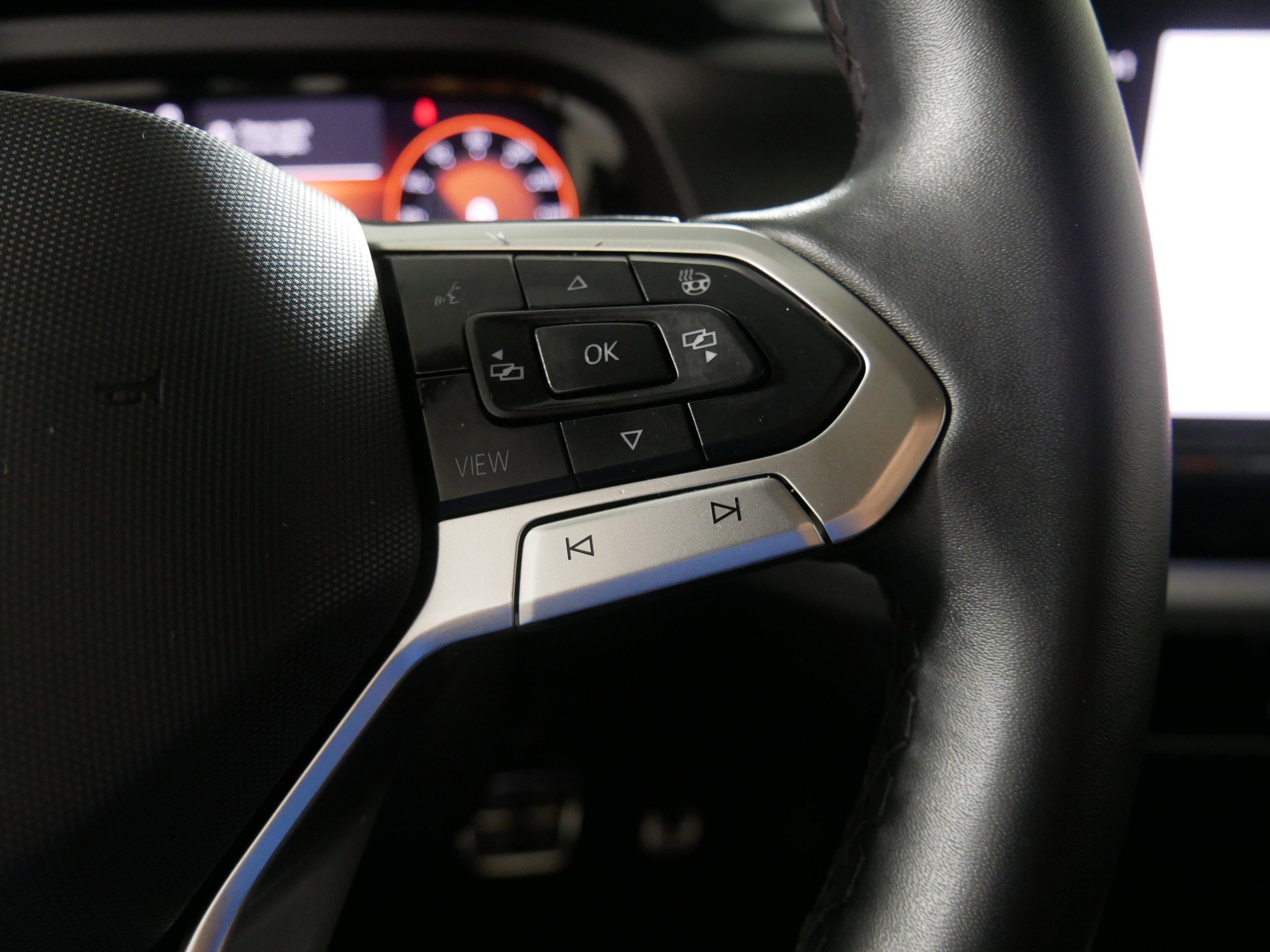 2024 Volkswagen Atlas Peak Edition SE Technology photo 25