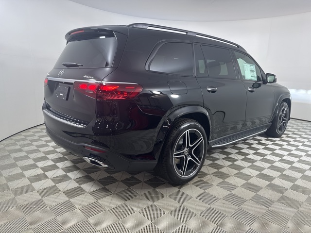 2026 Mercedes Benz GLS 450 4MATIC photo 4
