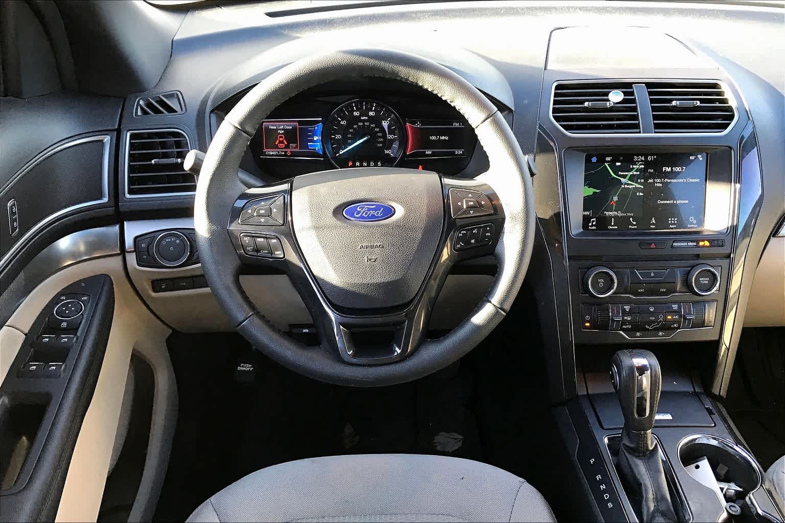 2018 Ford Explorer XLT photo 5