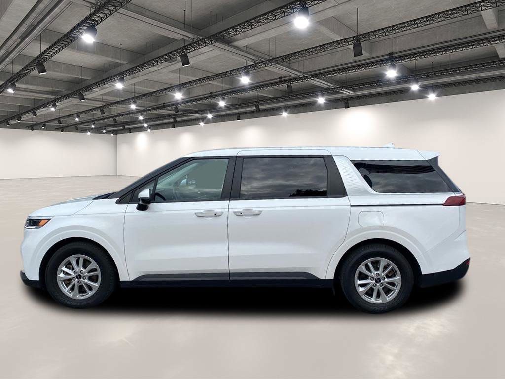 2022 Kia Carnival LXS photo 3