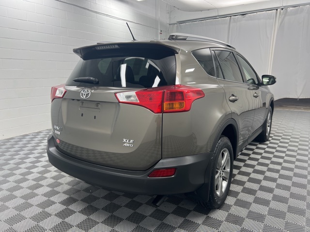 2015 Toyota RAV4 XLE photo 5