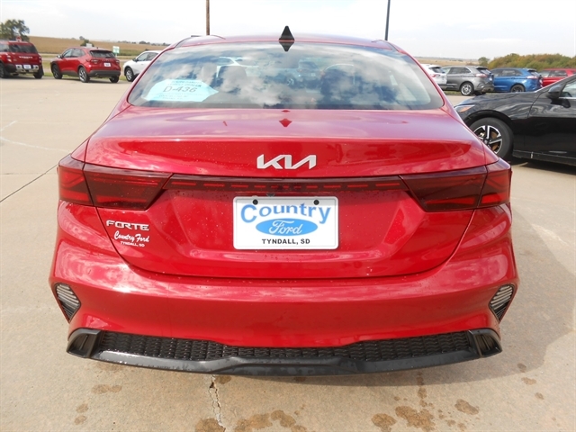 2024 Kia Forte LXS photo 4