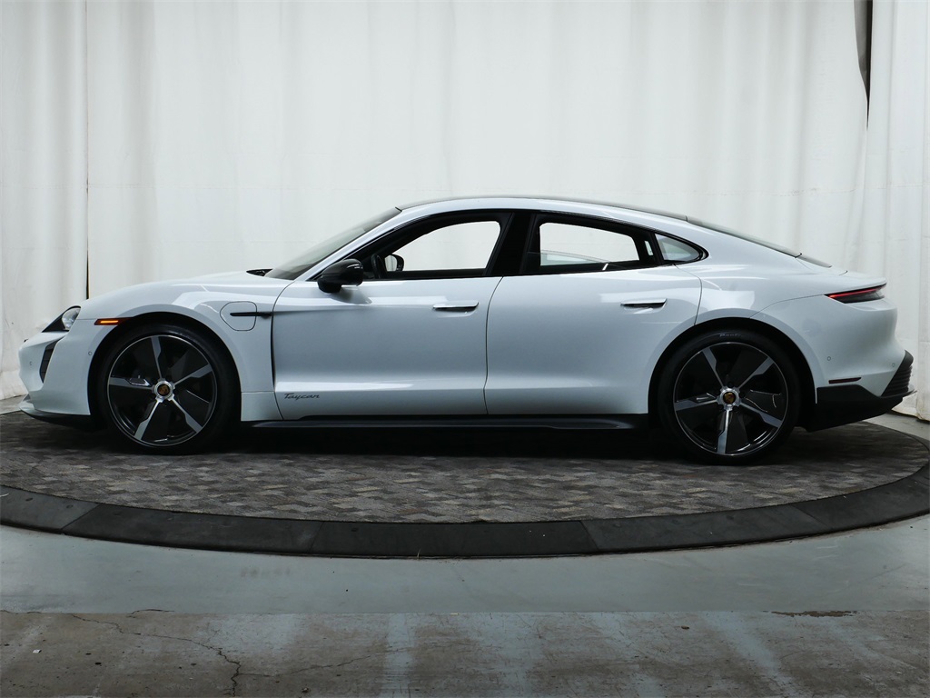 2023 Porsche Taycan photo 2