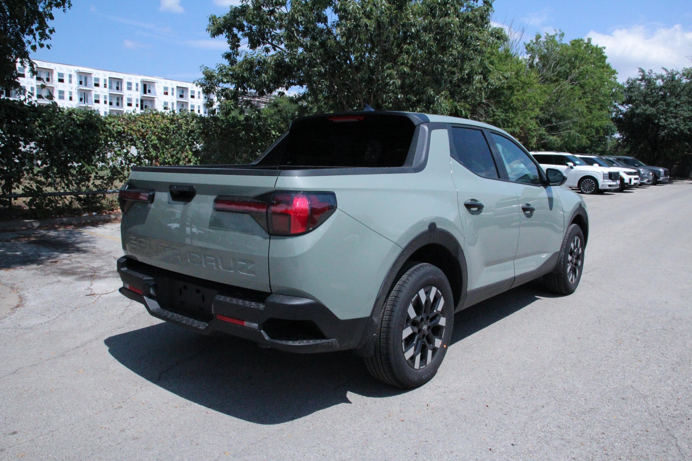 2026 Hyundai Santa Cruz SE photo 4