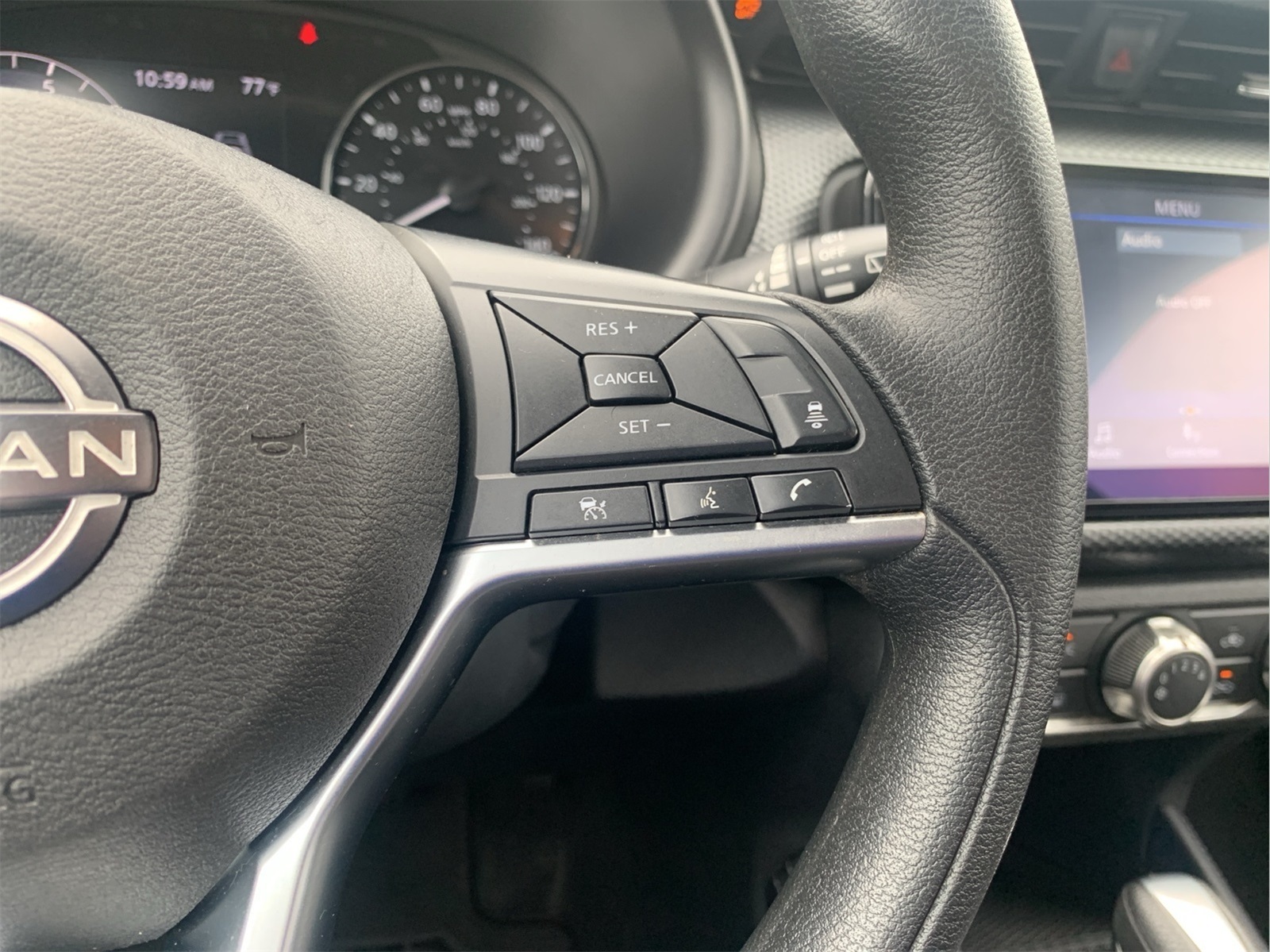 2023 Nissan Kicks SV photo 9