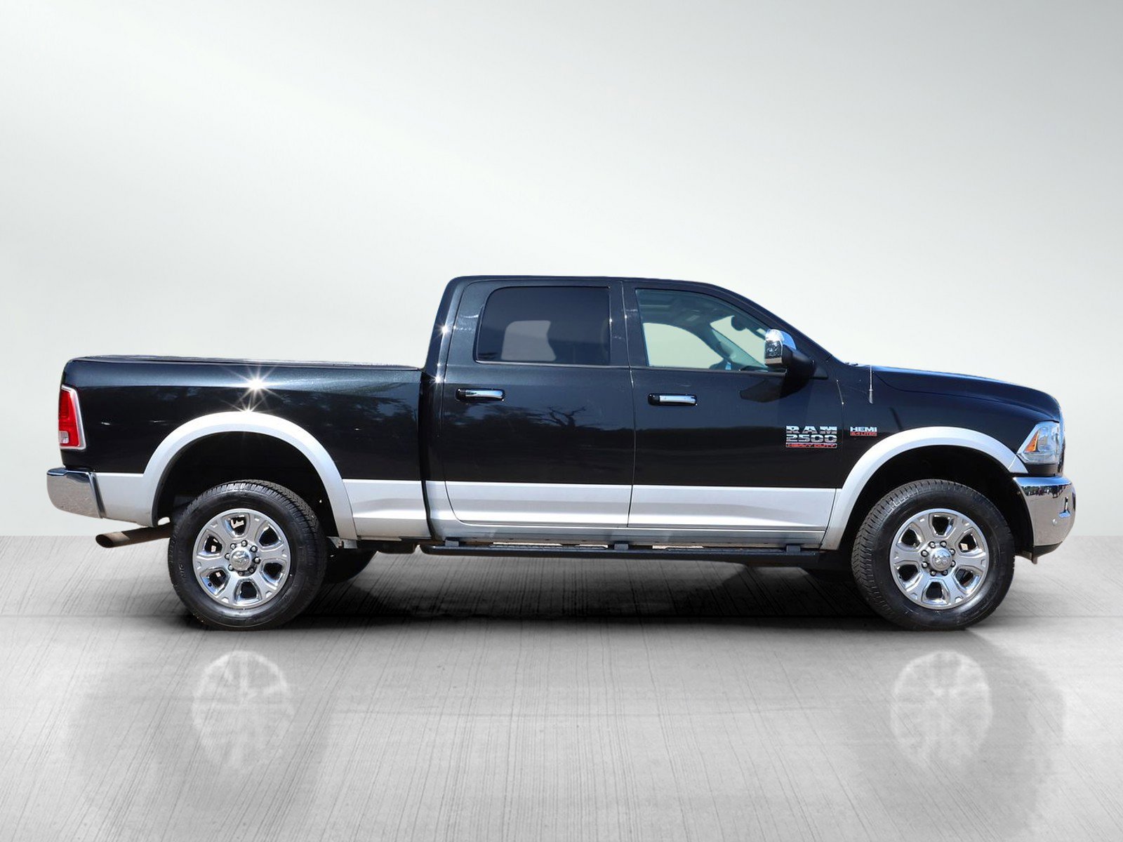 2016 Ram 2500 Laramie photo 2