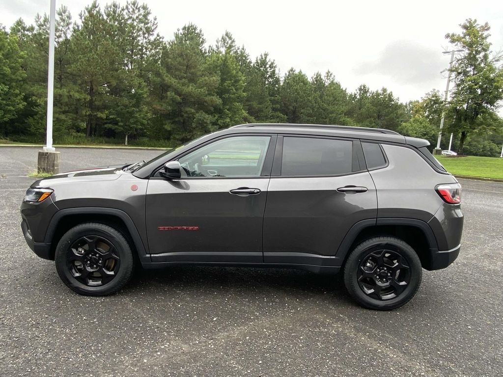 2023 Jeep Compass Trailhawk photo 2