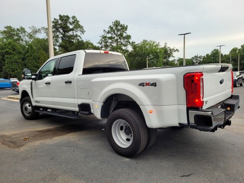 2024 Ford F-350 XLT photo 9