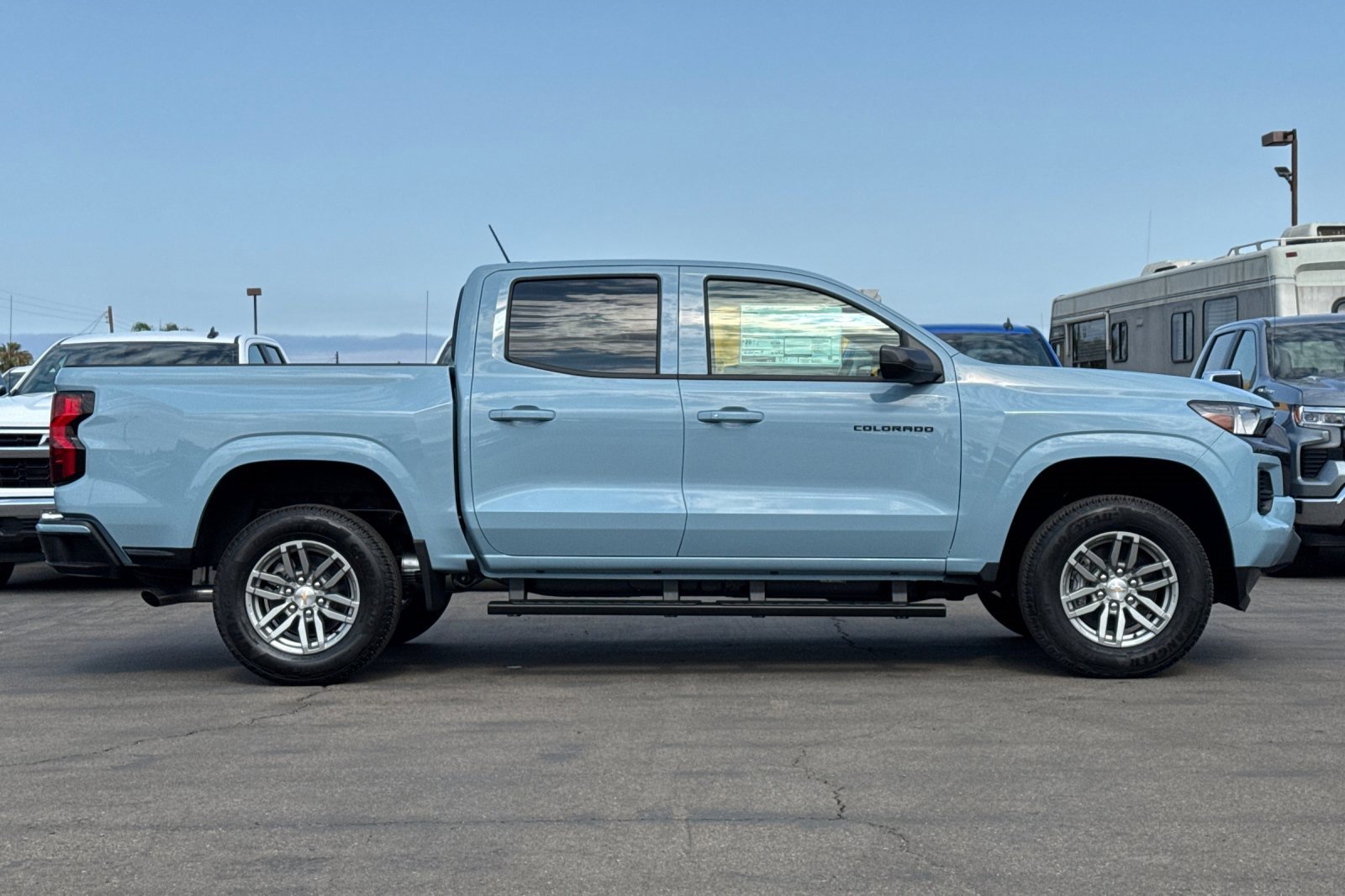 2025 Chevrolet Colorado Work Truck LT photo 3