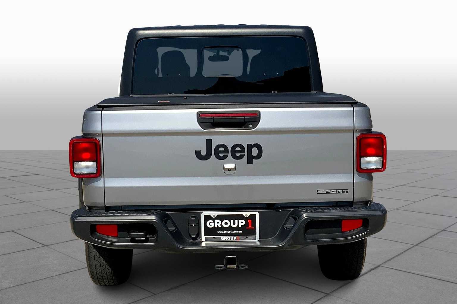 2020 Jeep Gladiator Sport S photo 4