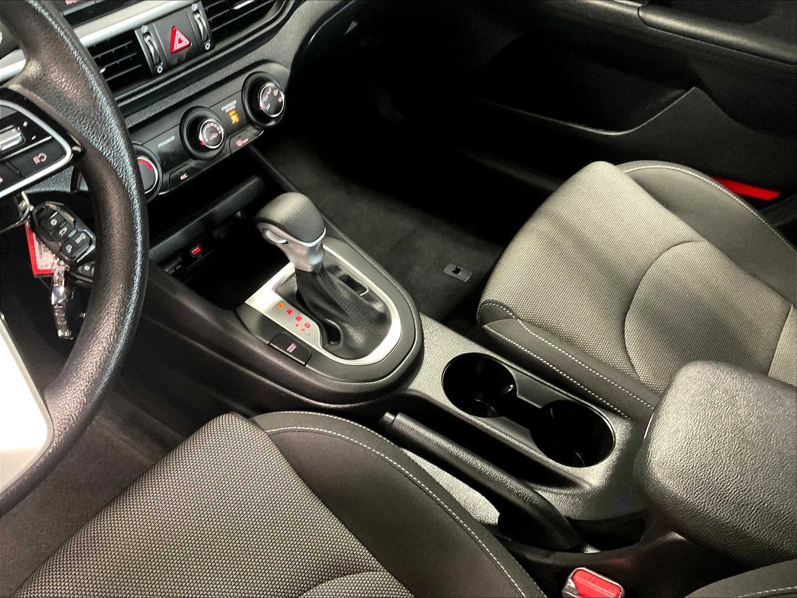 2024 Kia Forte LXS photo 20