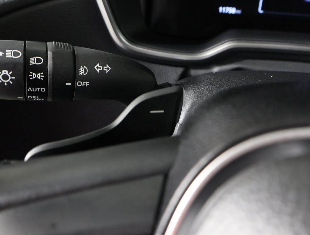 2024 Toyota Corolla Cross Hybrid XSE photo 8