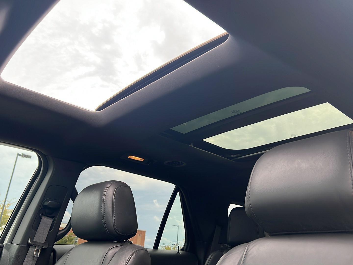 2015 Ford Explorer XLT photo 12