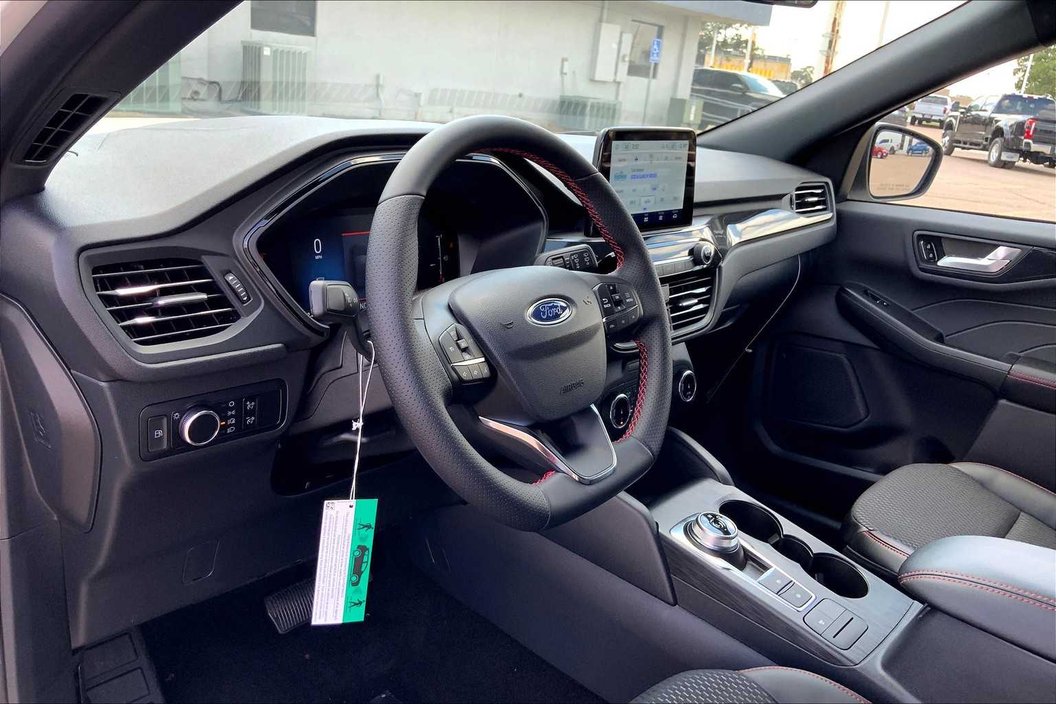 2025 Ford Escape ST-Line photo 8