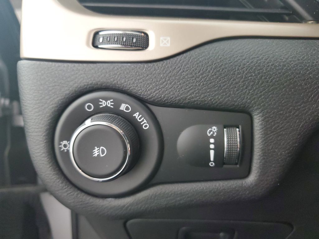 2018 Jeep Cherokee Latitude photo 24