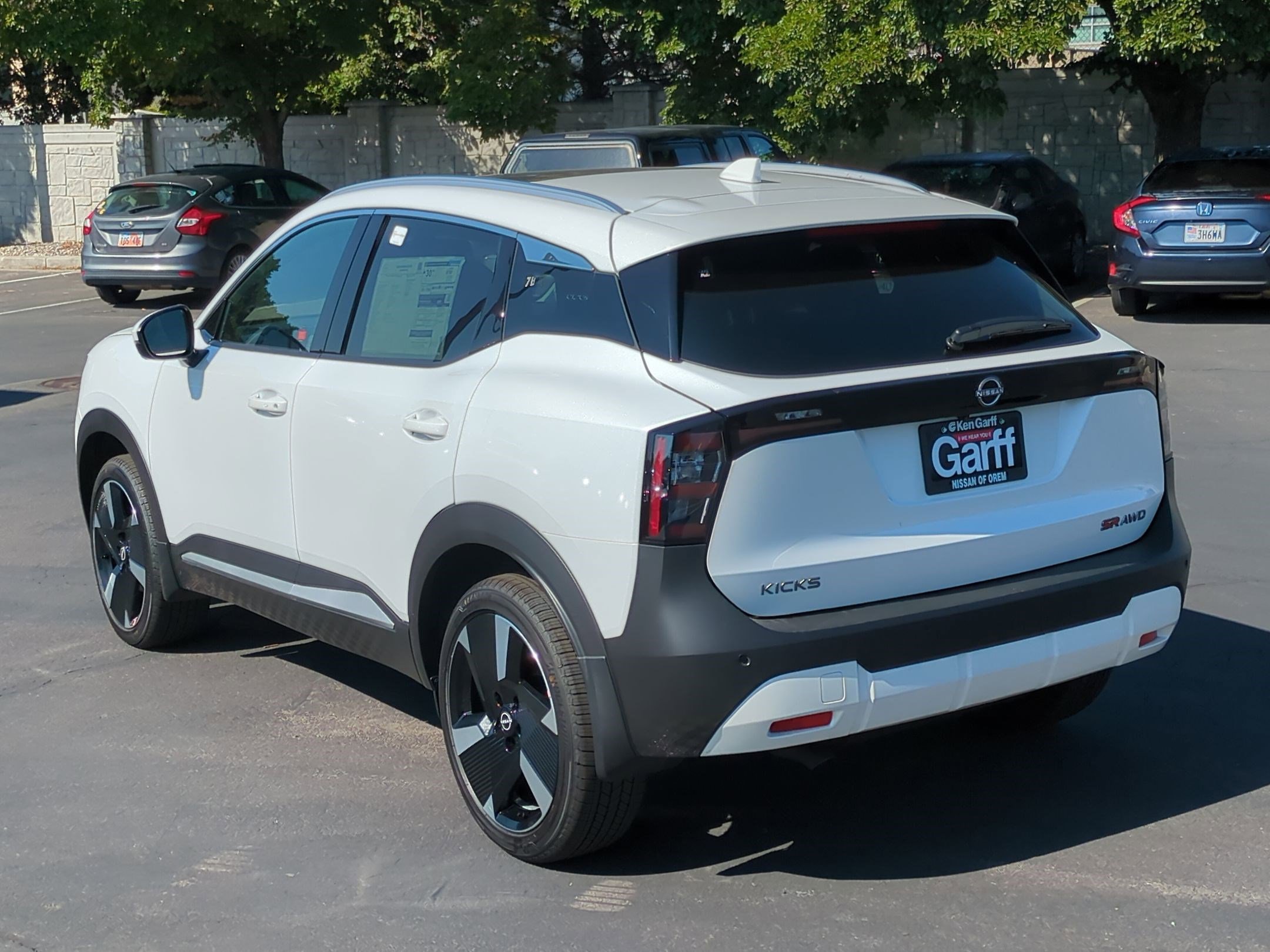 2025 Nissan Kicks SR photo 5