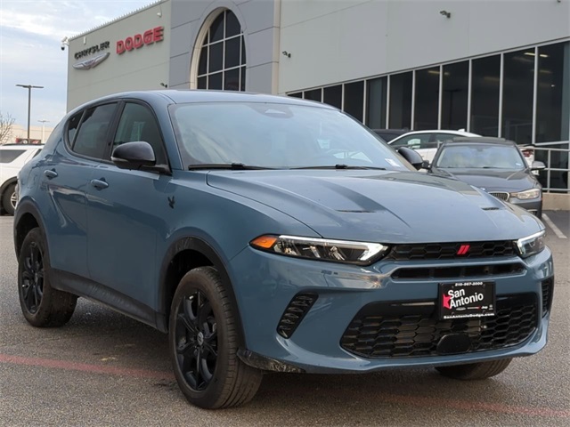 2024 Dodge Hornet GT photo 2
