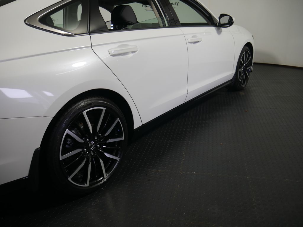 2023 Honda Accord Hybrid Touring photo 4