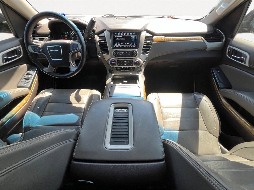 2017 Gmc Yukon Denali photo 3