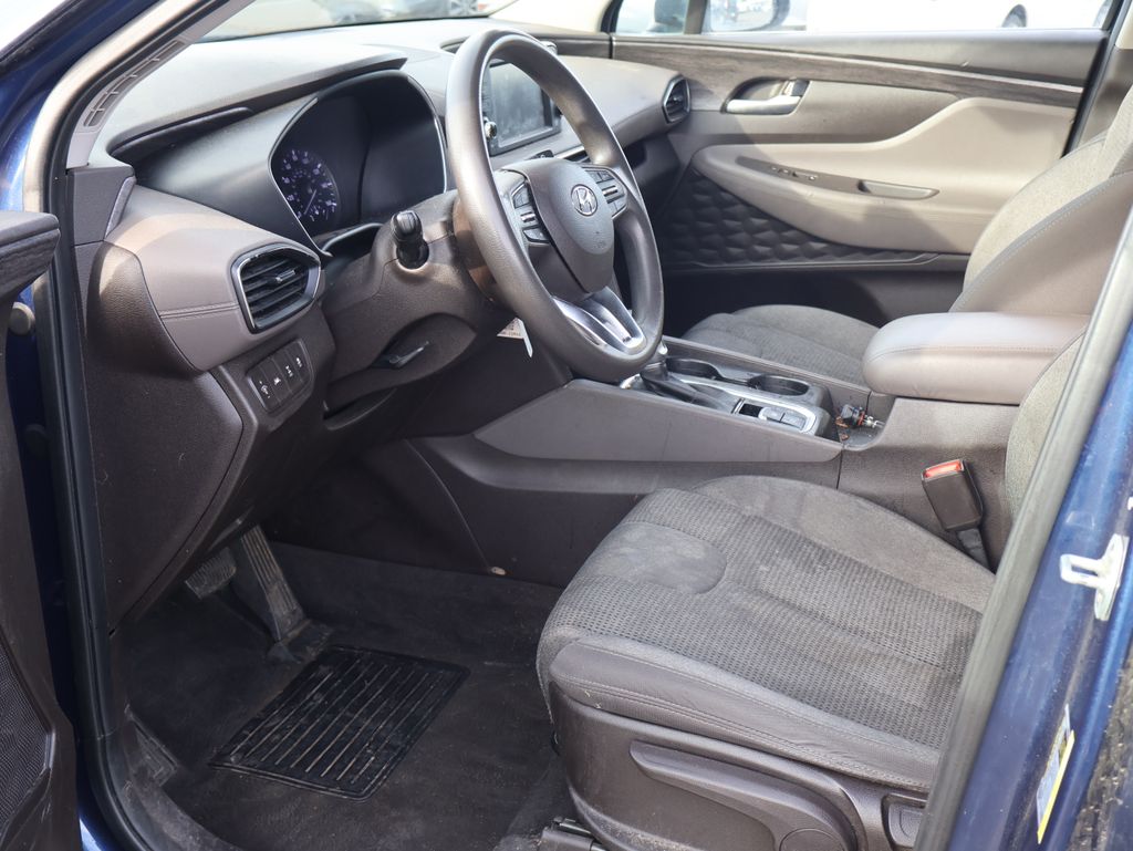 2020 Hyundai Santa Fe SE photo 4
