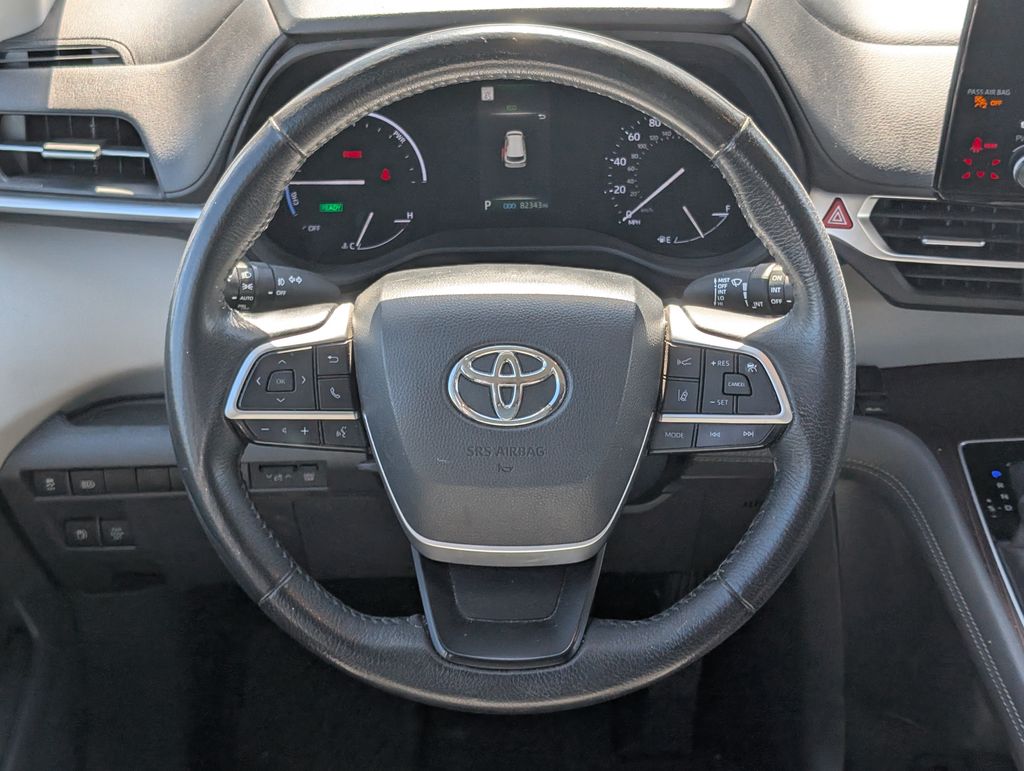 2021 Toyota Sienna XLE photo 10