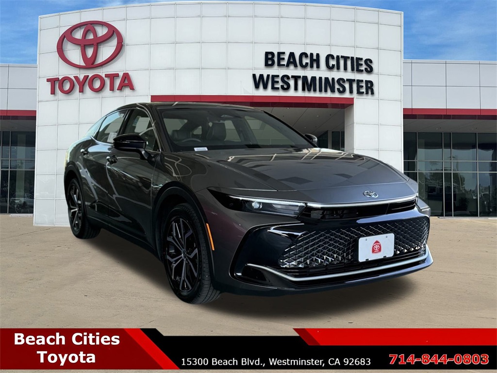 2026 Toyota Crown XLE's photo