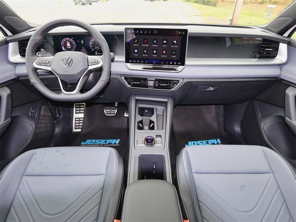 2025 Volkswagen Tiguan SE R-Line Black photo 16