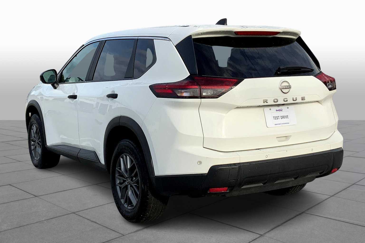 2024 Nissan Rogue S photo 10