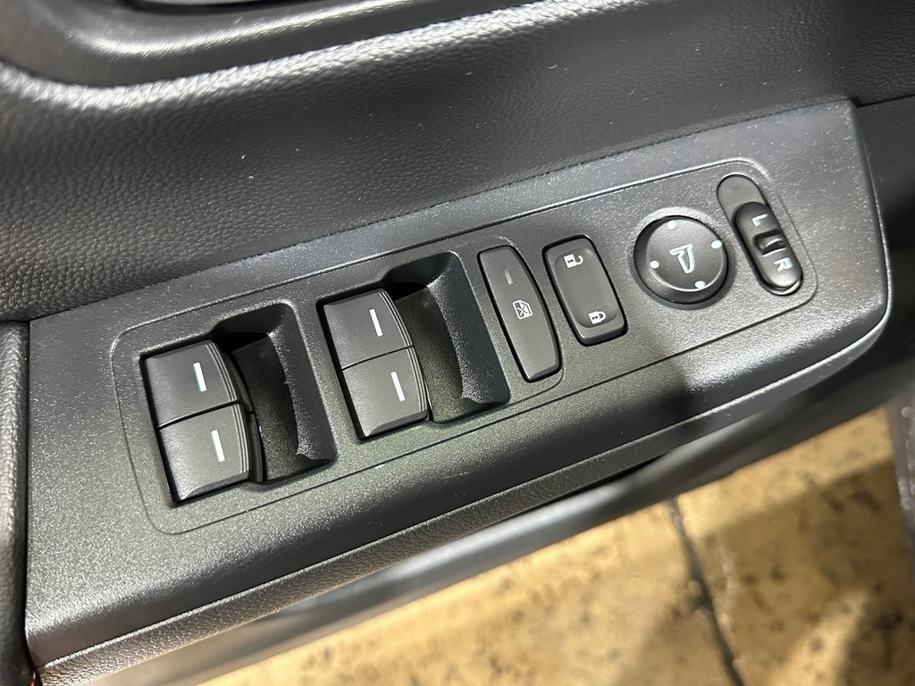 2025 Honda CR-V Hybrid Sport-L photo 12