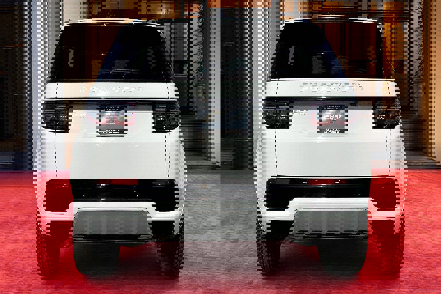 2025 Land Rover Discovery Sport S photo 3