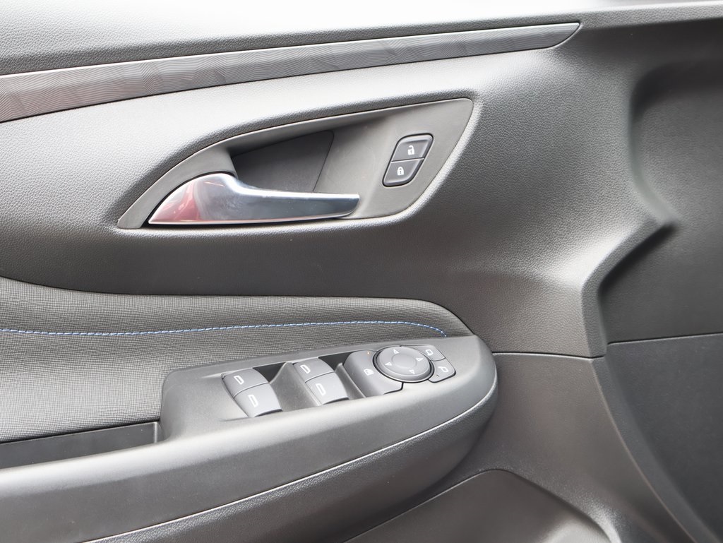2025 Buick Envista ST photo 21