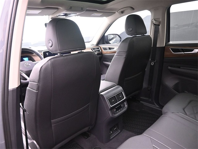 2025 Volkswagen Atlas SE Technology photo 10