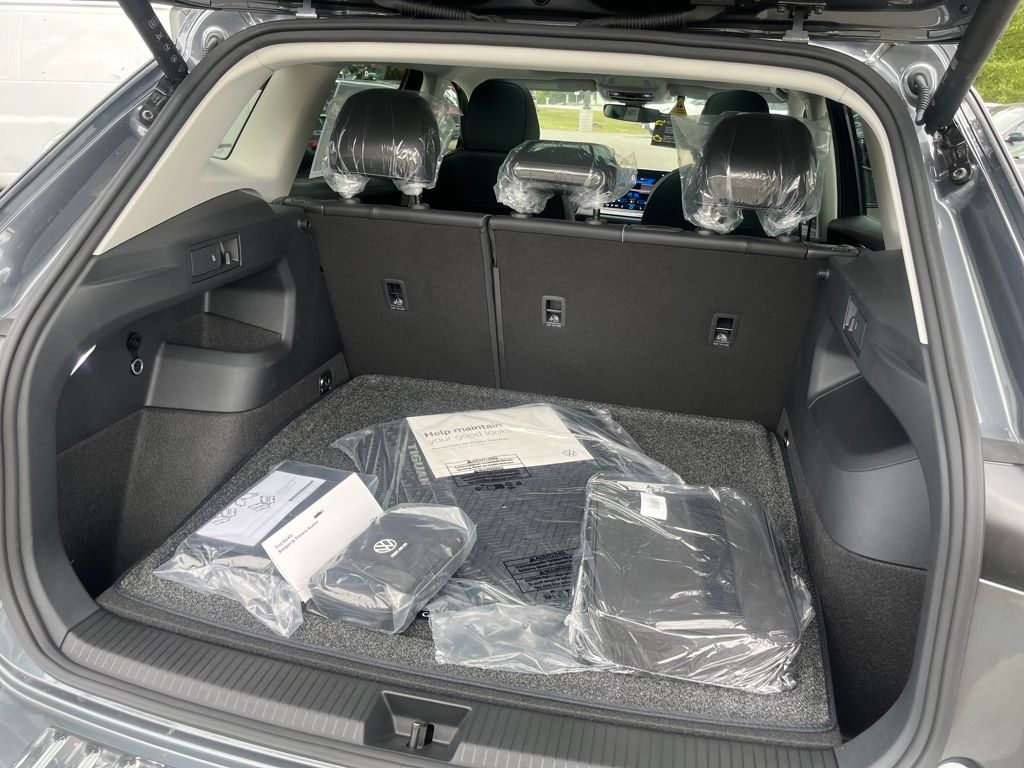 2025 Volkswagen Tiguan SE photo 20