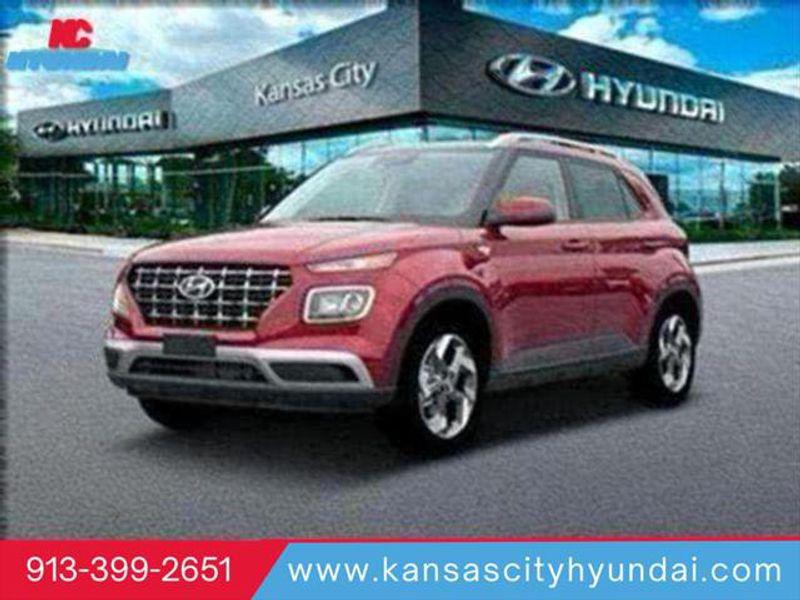 2025 Hyundai Venue SEL's photo