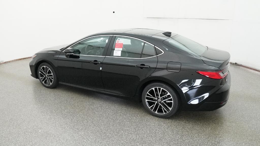 2025 Toyota Camry XLE photo 9