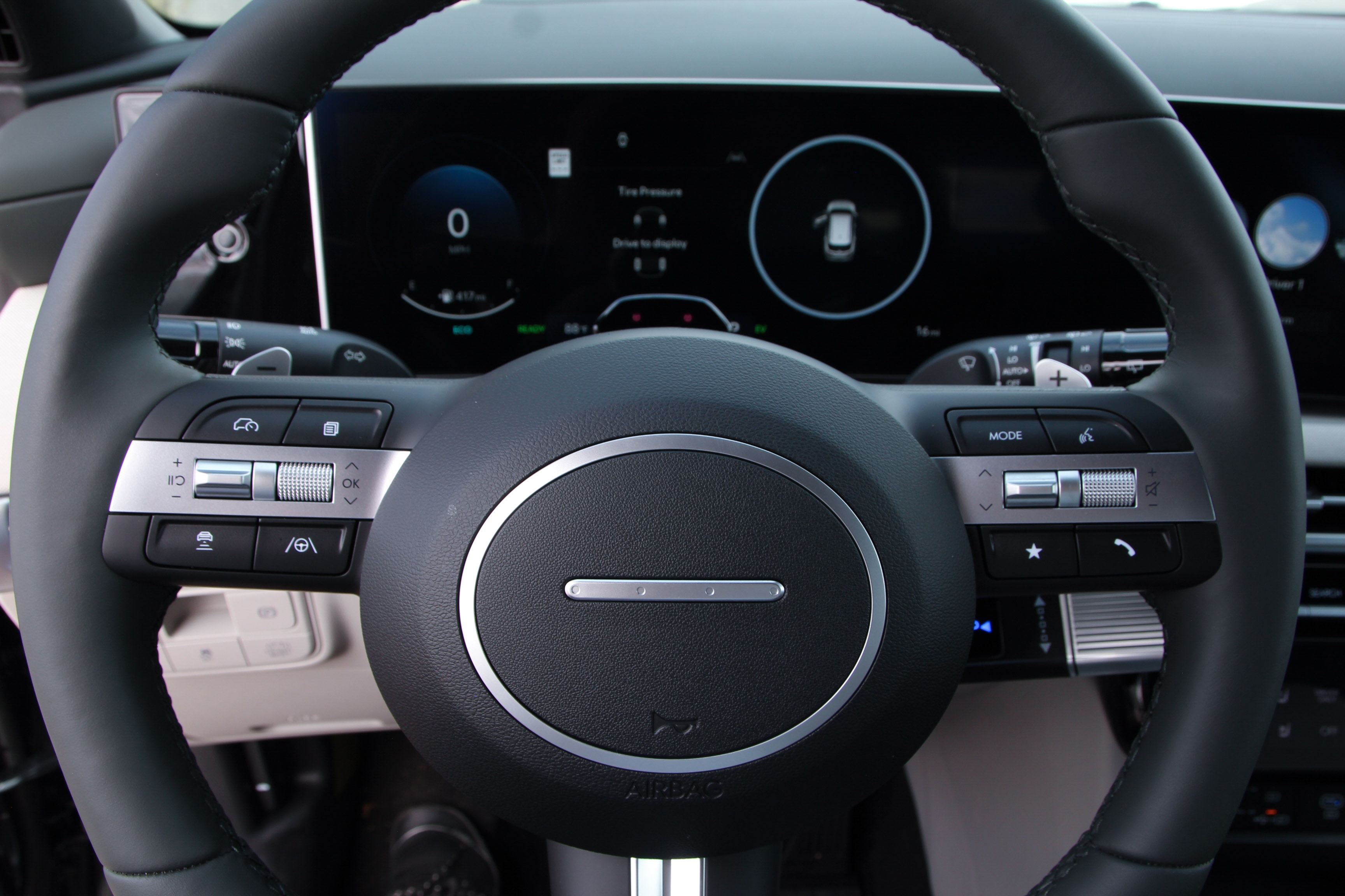 2025 Hyundai Tucson Hybrid Limited photo 11