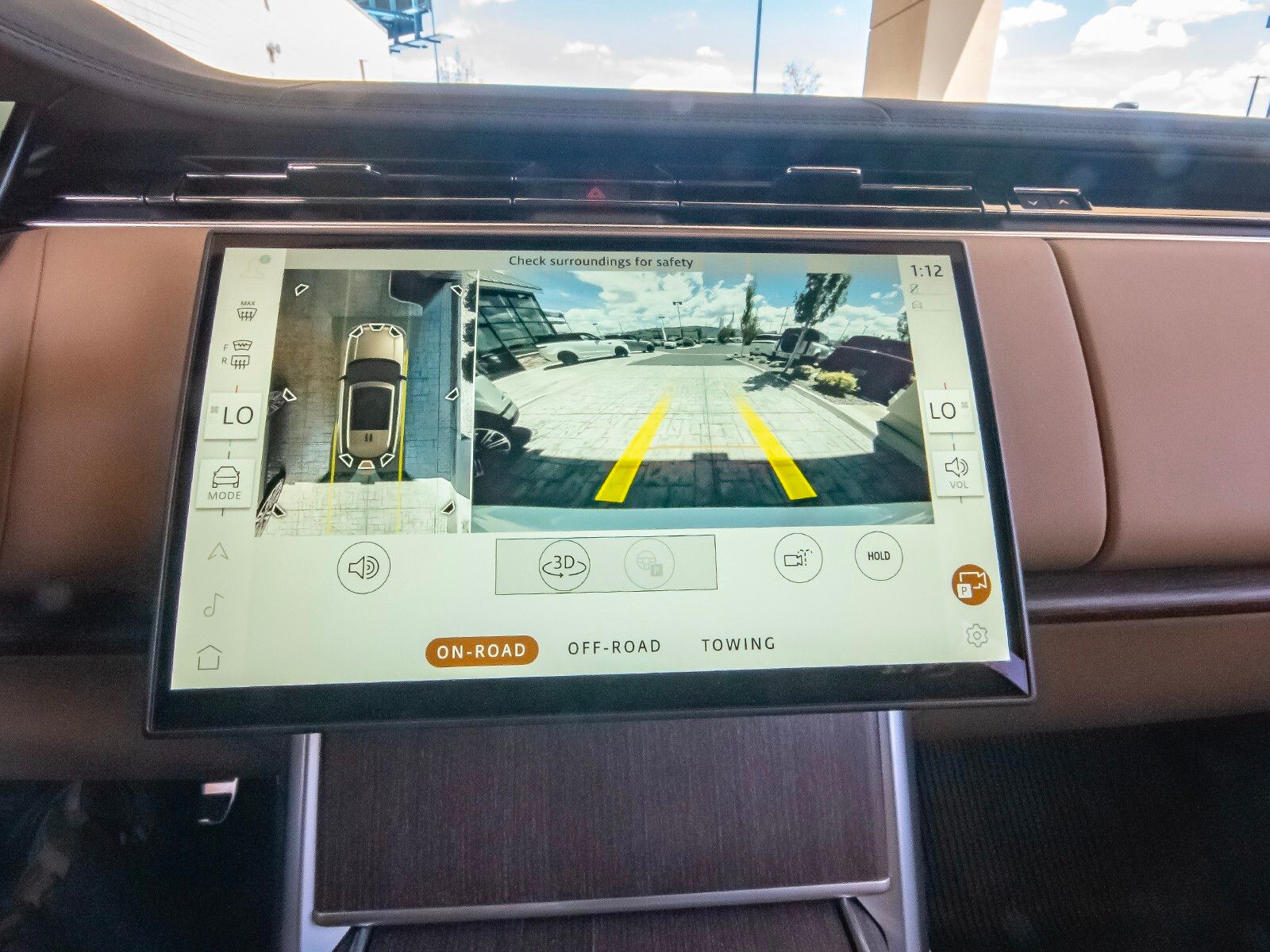 2025 Land Rover Range Rover SE photo 19