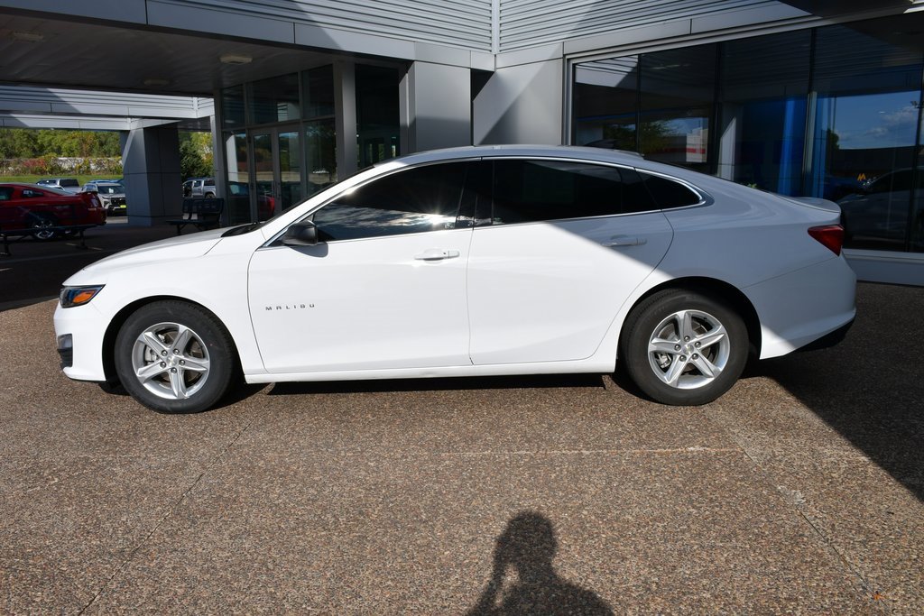 2023 Chevrolet Malibu LS photo 2
