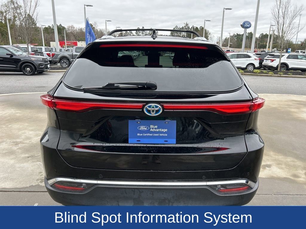 2022 Toyota Venza XLE photo 2