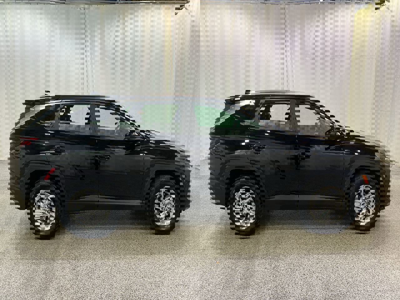 2025 Hyundai Tucson SE photo 3