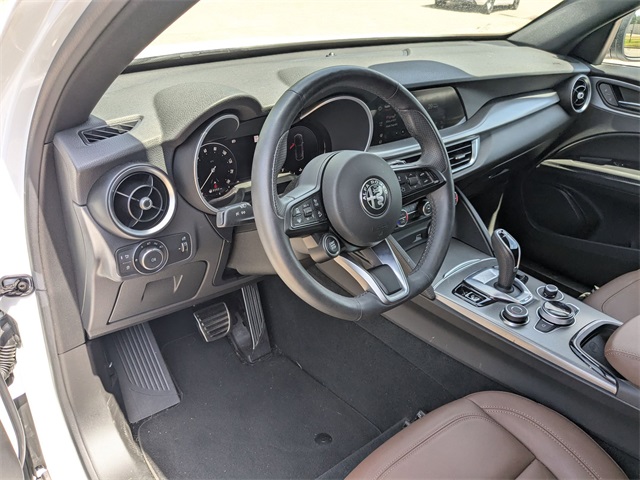 2024 Alfa Romeo Stelvio Ti photo 9