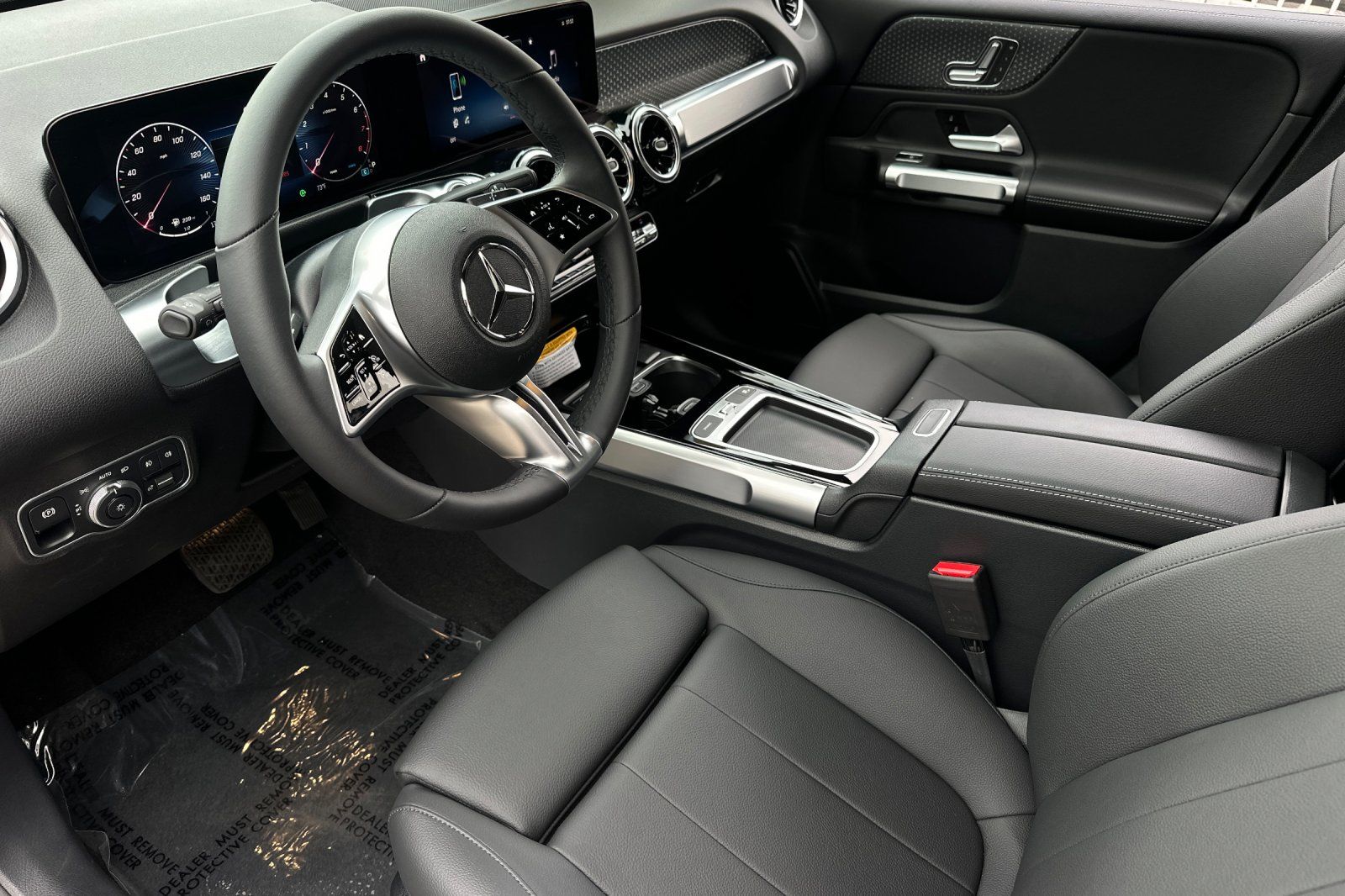 2025 Mercedes Benz GLB 250 photo 7
