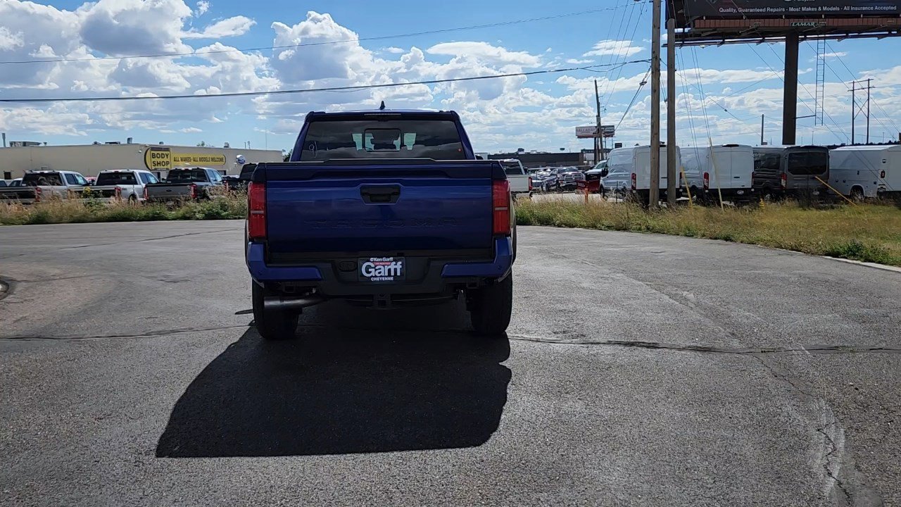 2025 Toyota Tacoma TRD Off-Road photo 3