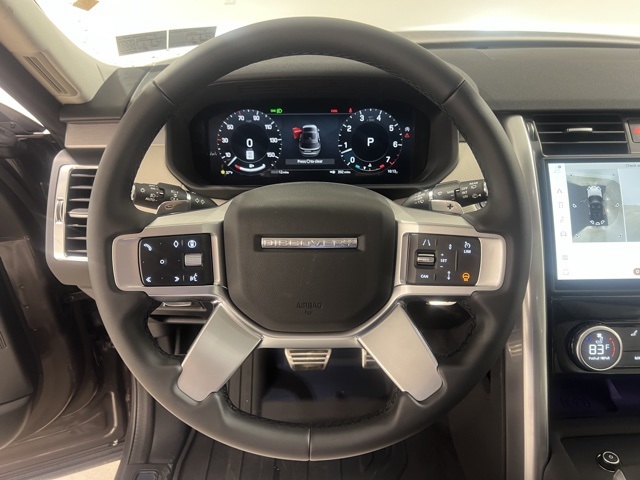 2025 Land Rover Discovery SE photo 13