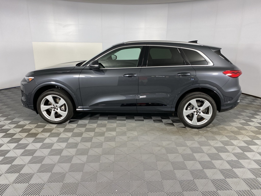 2025 Audi Q5 2.0T Premium Plus photo 3