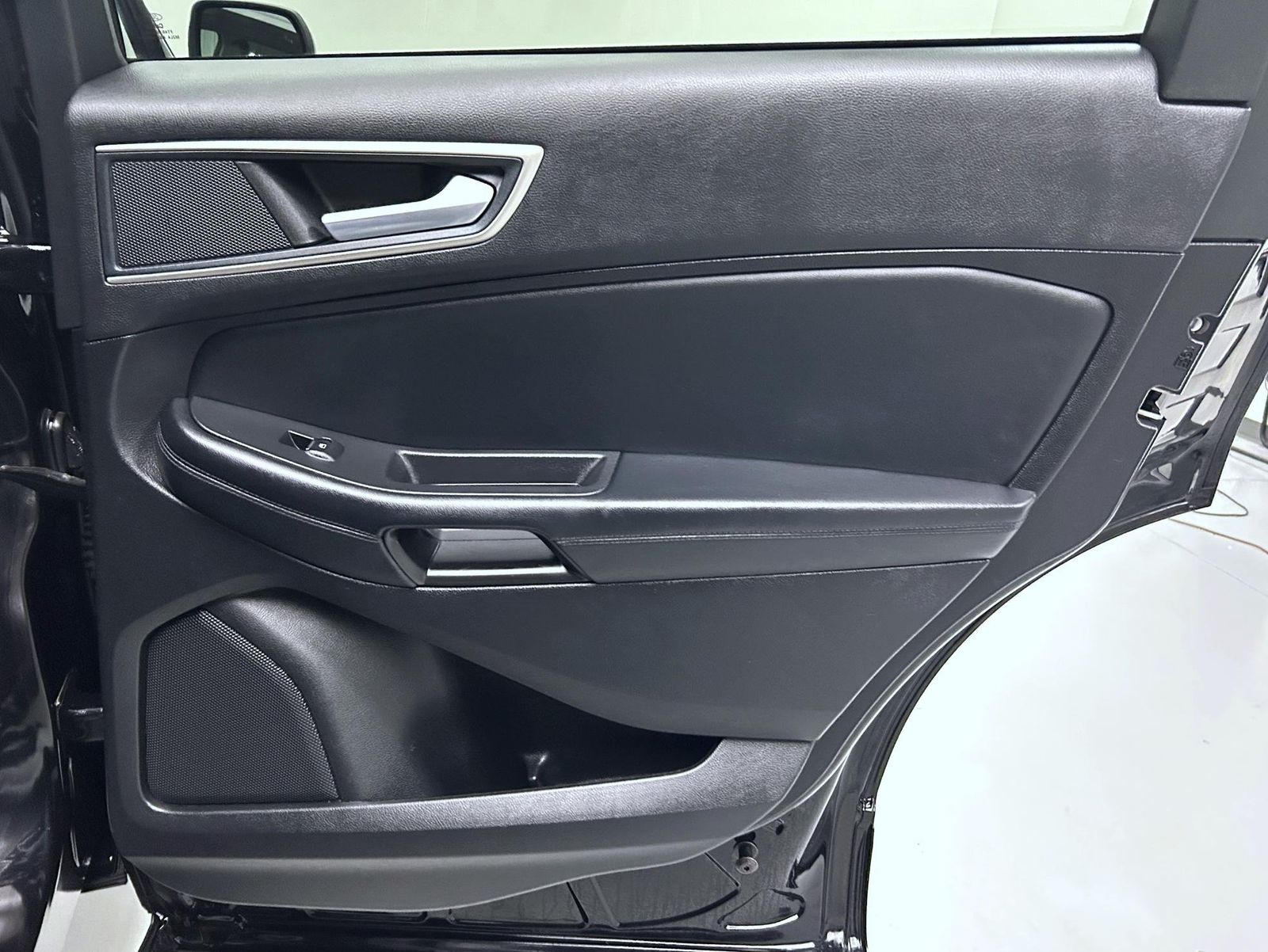2024 Ford Edge SEL photo 17