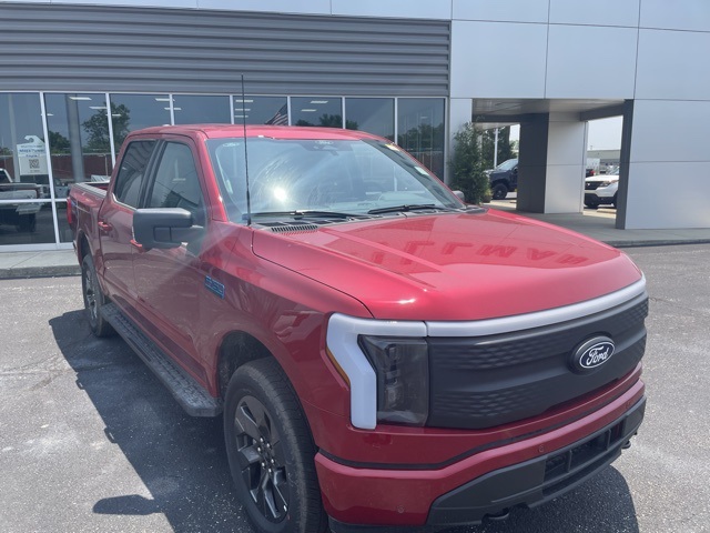 2025 Ford F-150 Lightning photo 3