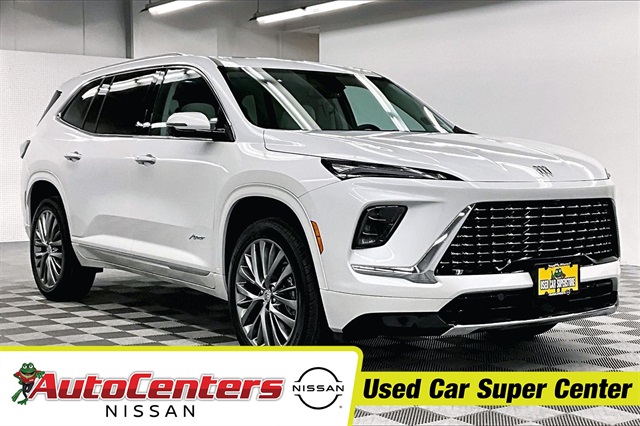 2025 Buick Enclave Avenir's photo